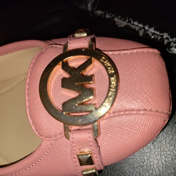 Pink Flats - Picture 2 of 8